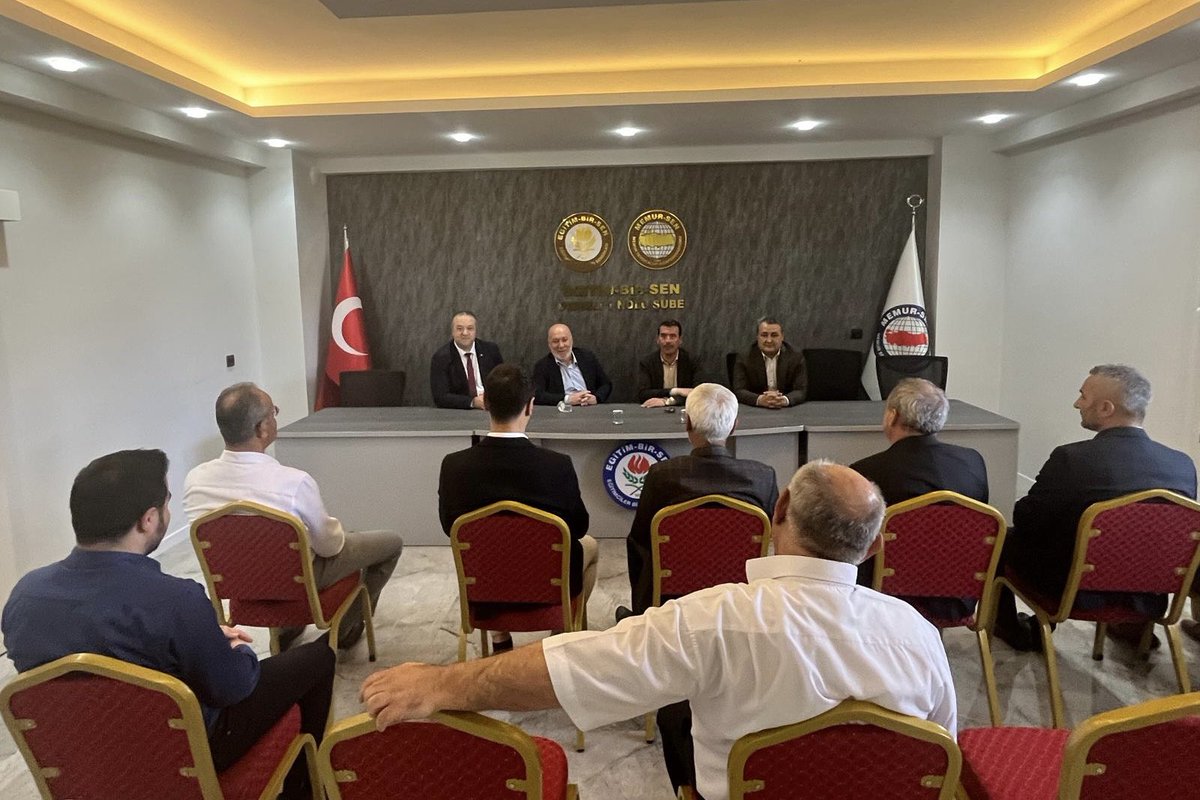 HBTONBUL's tweet photo. Memur-Sen Denizli İl Başkanlığımızı ziyaret ederek İl Başkanımız Feyzullah Öselmiş ve yönetimiyle bir araya geldik. 

Buluşmamızda konfederasyon olarak önümüzdeki döneme ilişkin hedeflerimizi, çalışma hayatının güncel başlıklarını ve üyelerimizden gelen talepleri görüştük. 

İl Başkanımız Feyzullah Öselmiş’e ve kıymetli yönetimine teşekkür ediyorum.