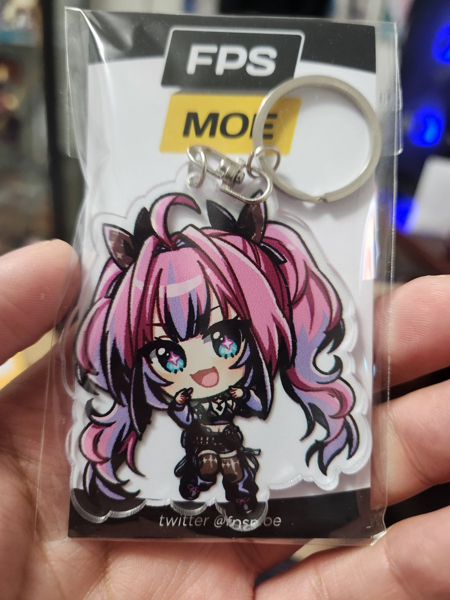 ACollectorEric's tweet photo. Going through my Vault and completely forgot I owned this Hololive Kikirara Vivi keychain.

This was given to me on my birthday last year 🎂 🥳 🎉 https://t.co/dmMyYiQd9h