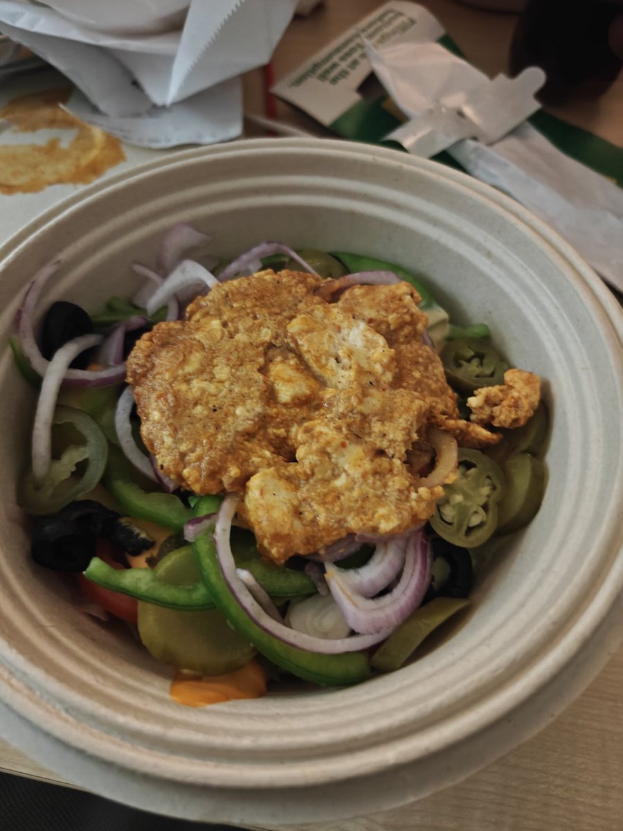 raavngyan's tweet photo. @SUBWAY @Swiggy @SwiggyCares 
Order bulk order from subway
They forgot to add sauces to salad. 
Try agent all of your agents are shit
Avoid using ai this much https://t.co/mAD98dbd2r