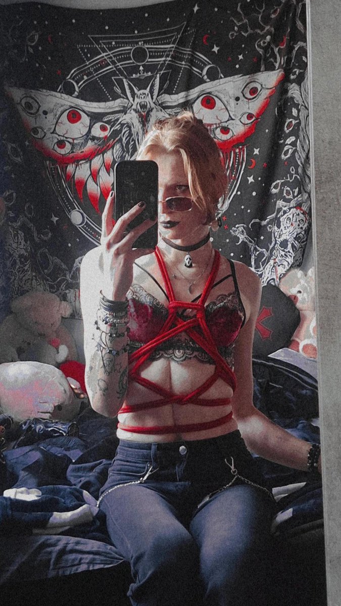 𝔎𝔞𝔯𝔦🥀🪦 tweet media