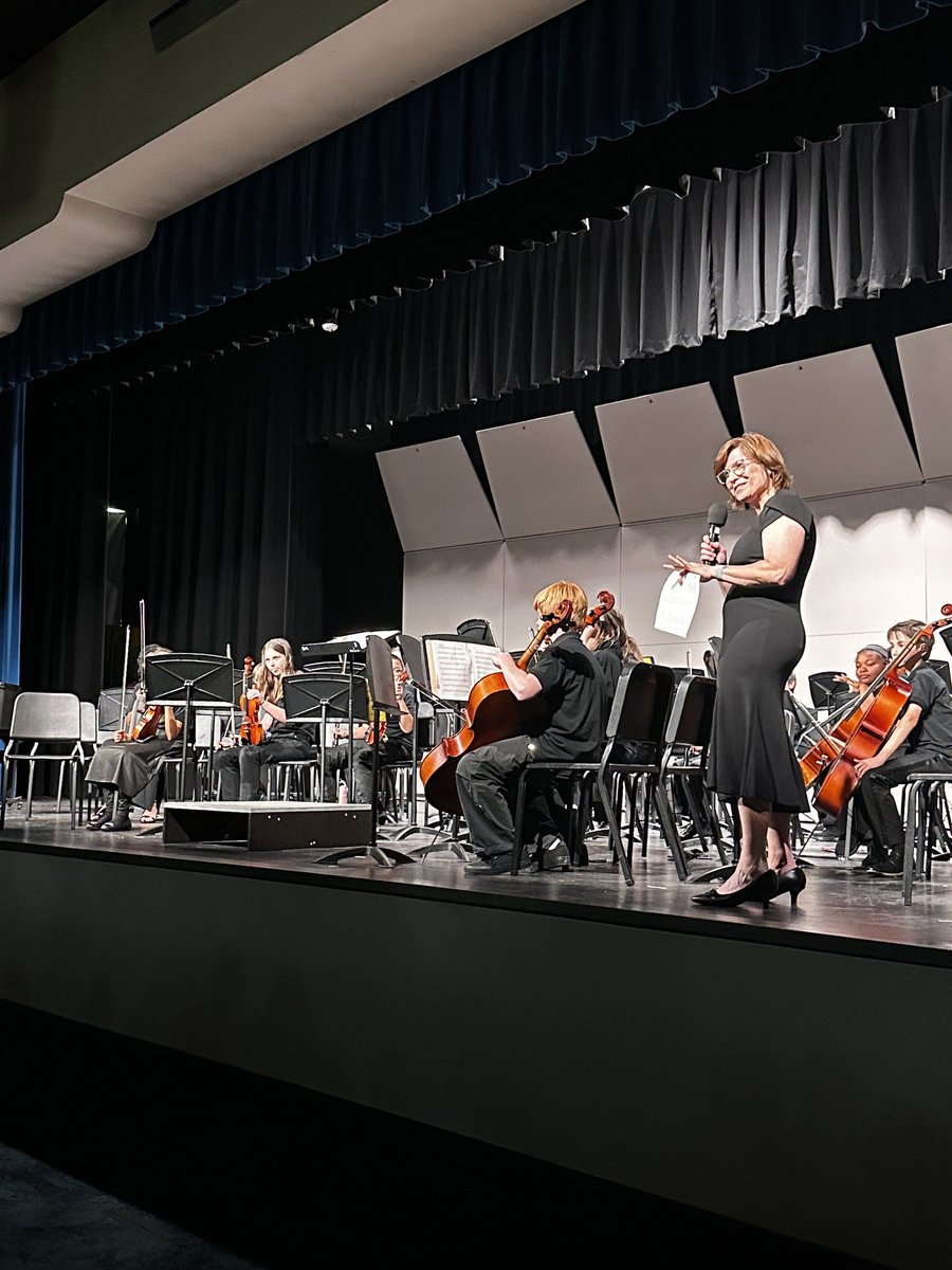 Head Magnet Middle School tweet media