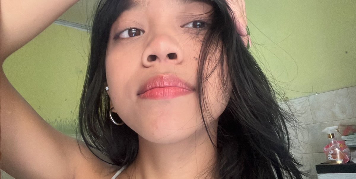 lialogyy's tweet photo. buka kamera : 😍😜 https://t.co/n6MOfzdE7n