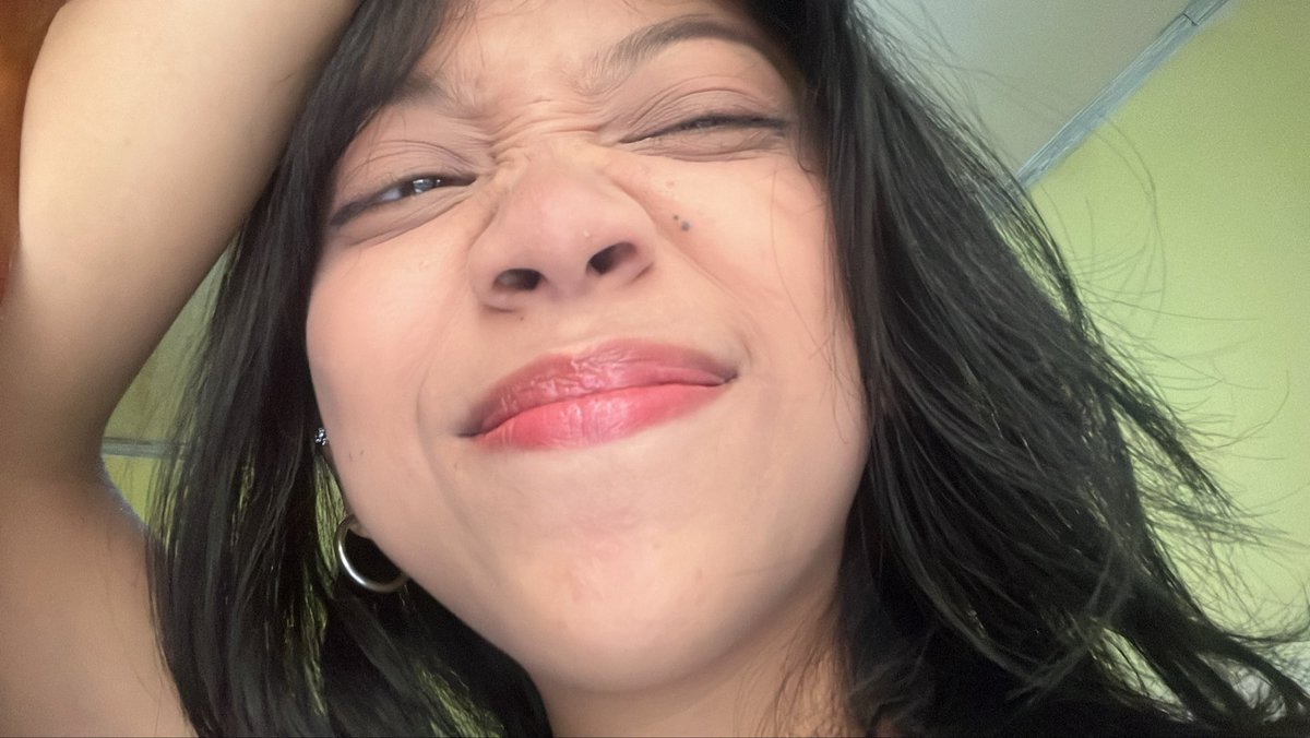 lialogyy's tweet photo. buka kamera : 😍😜 https://t.co/n6MOfzdE7n
