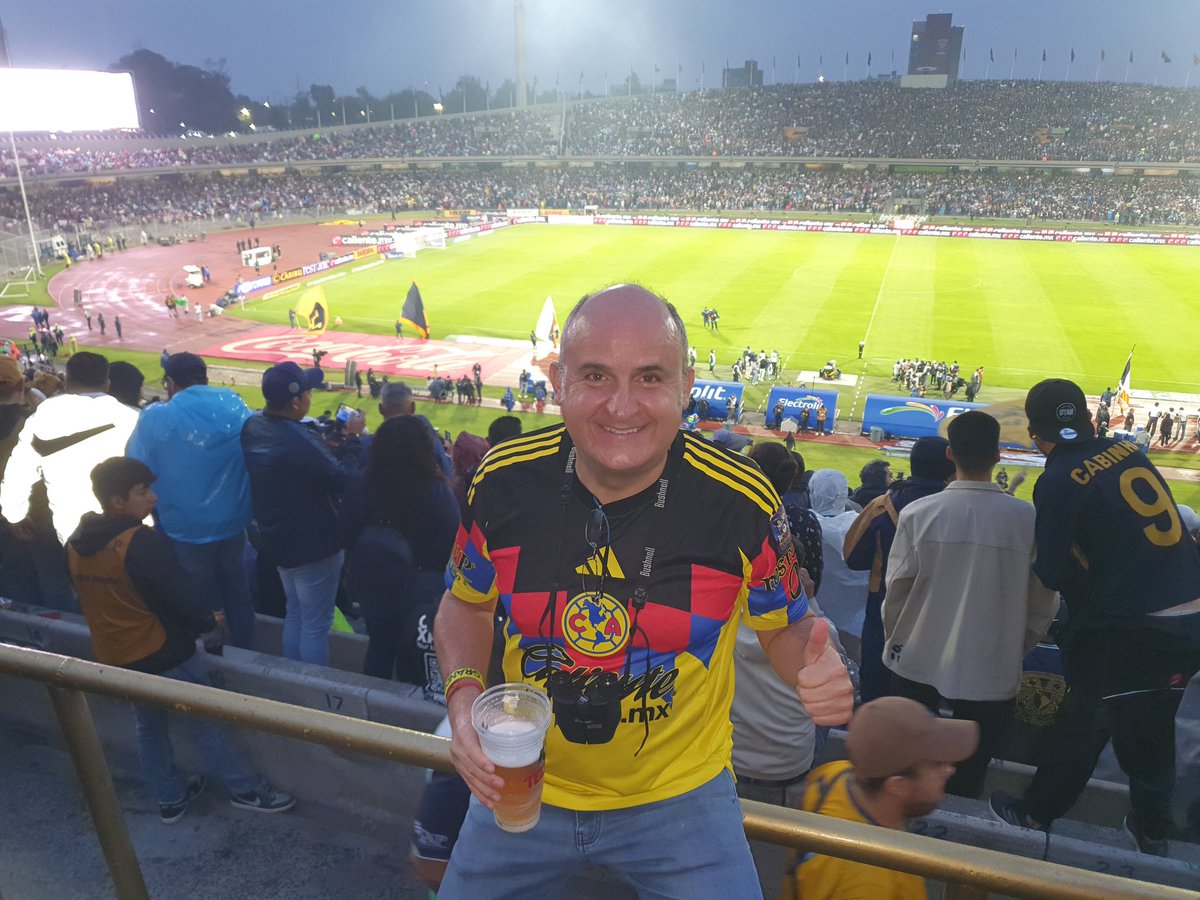 vabeni1's tweet photo. @AsiDeBoolas @JuanPabloFdz @archiebalardi @radamesss25 Saludos a Radames !!, y arriba las Águilas del América 🙌, y pasaron tus Pumitas , ver a CU calladito fue impresionante, felicidades papá ! https://t.co/eLgWzS2VjG