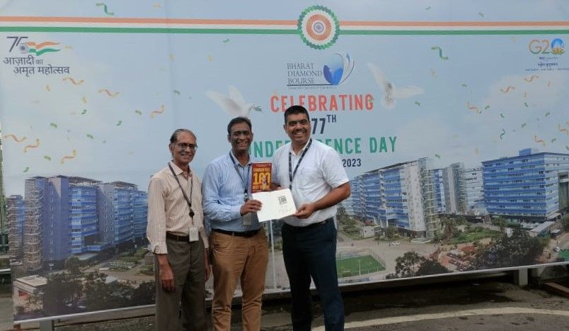 SamirKumarJha4's tweet photo. "𝐀 𝐋𝐢𝐠𝐡𝐭 𝐄𝐱𝐭𝐢𝐧𝐠𝐮𝐢𝐬𝐡𝐞𝐝 𝐓𝐨𝐨 𝐒𝐨𝐨𝐧: 𝐃𝐫. 𝐑𝐚𝐝𝐡𝐚𝐤𝐫𝐢𝐬𝐡𝐧𝐚𝐧 𝐏𝐢𝐥𝐥𝐚𝐢, 𝐂𝐡𝐚𝐧𝐚𝐤𝐲𝐚'𝐬 𝐌𝐨𝐝𝐞𝐫𝐧 𝐕𝐨𝐢𝐜𝐞, 𝐏𝐚𝐬𝐬𝐞𝐬 𝐚𝐭 𝟓𝟎"

Still processing the sudden loss of Dr. Radhakrishnan Pillai. A brilliant mind. A compassionate soul. A keeper of Chanakya's eternal truths.
Latest Met him at Shri D. Sivanandhan's book launch was a privilege. I didn't fully appreciate until now. Some encounters plant seeds that bloom long after.
50 is not an age to leave us. Yet he has, leaving behind a treasury of wisdom that will light our way forward.
Rest in peace, Guruji. Your legacy is immortal.
Om Shanti 🙏

@rchanakyapillai 
@CrastoWalter