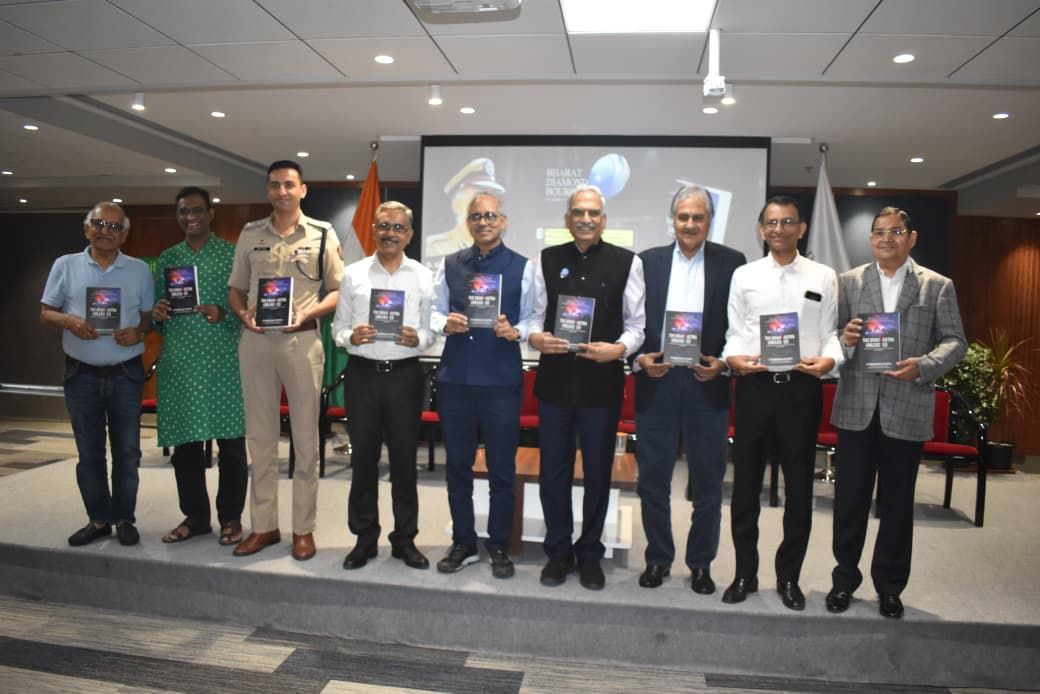 SamirKumarJha4's tweet photo. "𝐀 𝐋𝐢𝐠𝐡𝐭 𝐄𝐱𝐭𝐢𝐧𝐠𝐮𝐢𝐬𝐡𝐞𝐝 𝐓𝐨𝐨 𝐒𝐨𝐨𝐧: 𝐃𝐫. 𝐑𝐚𝐝𝐡𝐚𝐤𝐫𝐢𝐬𝐡𝐧𝐚𝐧 𝐏𝐢𝐥𝐥𝐚𝐢, 𝐂𝐡𝐚𝐧𝐚𝐤𝐲𝐚'𝐬 𝐌𝐨𝐝𝐞𝐫𝐧 𝐕𝐨𝐢𝐜𝐞, 𝐏𝐚𝐬𝐬𝐞𝐬 𝐚𝐭 𝟓𝟎"

Still processing the sudden loss of Dr. Radhakrishnan Pillai. A brilliant mind. A compassionate soul. A keeper of Chanakya's eternal truths.
Latest Met him at Shri D. Sivanandhan's book launch was a privilege. I didn't fully appreciate until now. Some encounters plant seeds that bloom long after.
50 is not an age to leave us. Yet he has, leaving behind a treasury of wisdom that will light our way forward.
Rest in peace, Guruji. Your legacy is immortal.
Om Shanti 🙏

@rchanakyapillai 
@CrastoWalter