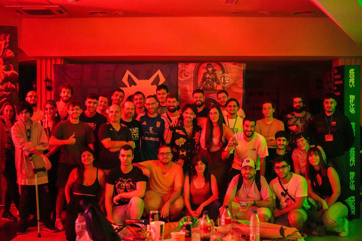 Gamesportselect's tweet photo. Quantes ganes teniu de LAN Party Lleida Vol.5? 🎮🔥

Nosaltres ja estem comptant els dies… i per anar escalfant motors, aquestes setmanes us anirem compartint imatges d’edicions anteriors. Moments, tornejos, setups, retrobaments i molt gaming! ⚡

En 30 dies ens retrobem al Nastasi Hotel per viure una nova edició de la LAN Party de Lleida.

Prepareu el setup… que això ja s’acosta! 👾