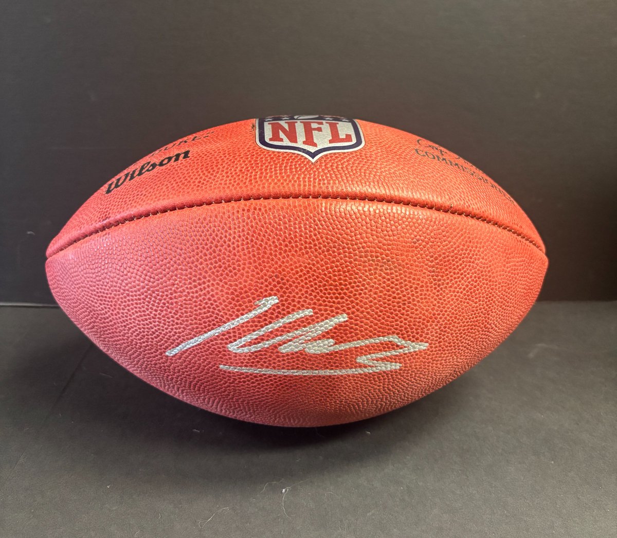 ShopMOSports's tweet photo. Thank you to everyone for coming out to ADA for the Kenneth Walker signing on Saturday. We had a great crowd. We still have a few items for sale if you were unable to attend and would like to purchase something.

Buy items here
https://t.co/kIc1UMZOpK https://t.co/bbVlklVrPm