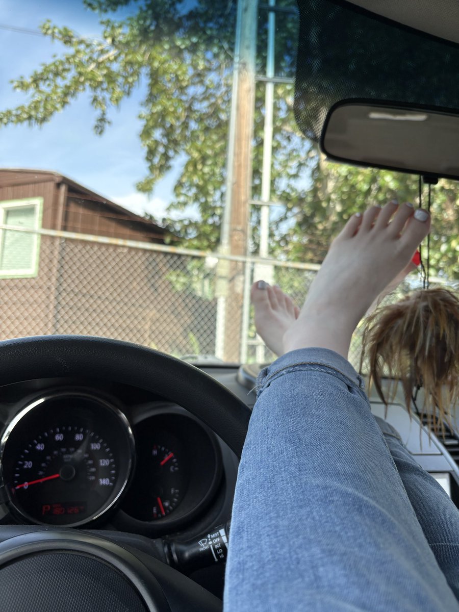 Prettiestfeetz's tweet photo. buy me breakfast 🥺🥺 #feet #feetworshi̇p #feetfetısh https://t.co/oWf5F1rBjI