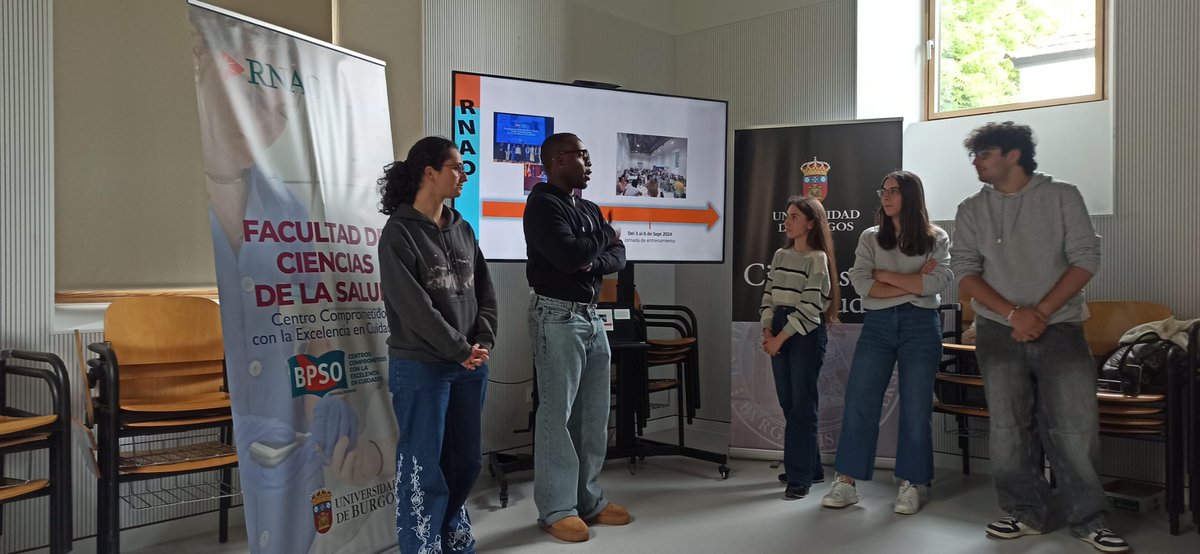 BPSOUBU's tweet photo. Gran éxito en la III Jornada de Enfermería de la UBU. Con la difusión de los @champuburnao, vivimos una tarde de Aprendizaje-Servicio para cuidar.
Feliz día de la Enfermería @AmaliaSilvaG @DorisGrinspun @RNAO https://t.co/5MESKjQlhc