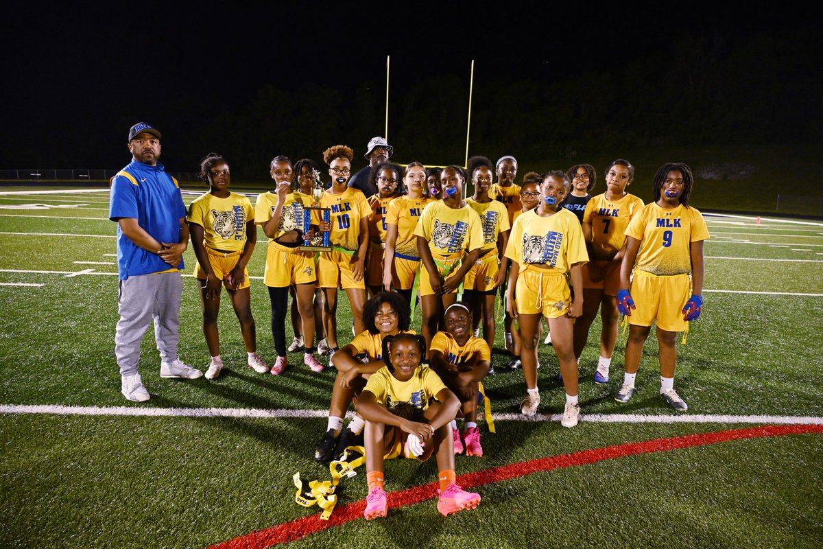Head Magnet Middle School tweet media