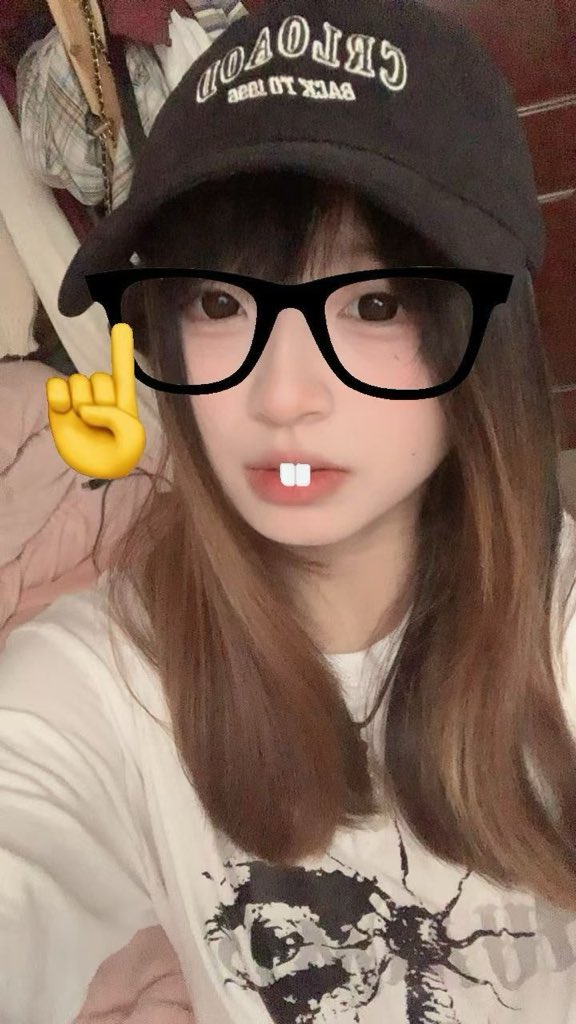 telye9's tweet photo. #女高   真的很小么 https://t.co/Gbrj1L3j2n