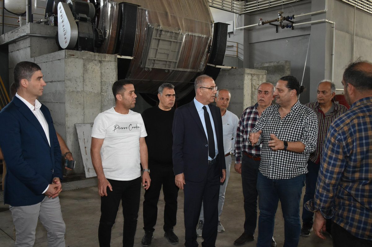 hatay_tso's tweet photo. Antakya Belediye Başkanımız Sayın İbrahim Naci Yapar, Odamız ve S.S. Dericiler Temin Tevzi Kooperatifi tarafından ortak yürütülen “Kireçlik Yarma Deri Üretim Tesisi”ni ziyaret etti.

Gerçekleştirilen ziyarette Antakya Belediye Başkanımız @ibrahimnyapar’ı Odamızı temsilen Genel Sekreterimiz @avalimullaoglu ağırladı.

Ziyarette tesisin mevcut durumu ve yürütülen çalışmalar üzerine değerlendirmelerde bulunuldu. Kıymetli destekleri için teşekkür ediyoruz.