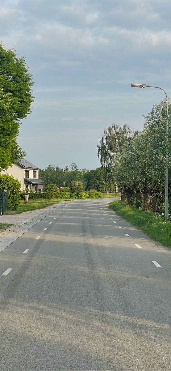 NecdiyeY's tweet photo. Önünüzdeki yol açıksa
muhtemelen başka birinin yolundasınız.
#Nederland 🌷 #Koningslust
#İyiakşamlar #XAilesi #12Mayıs 🌒 🧿 💙 🩷 🤍 🦋 https://t.co/vTGAIvlfcn