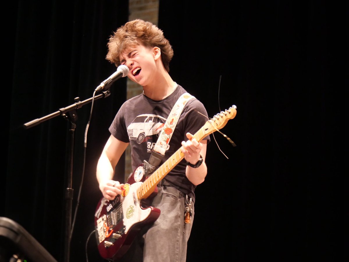 RBHS208's tweet photo. Thank you to everyone who came out to the Spring Rock Band Show! 🎸🥁🐾
Congrats to our musicians on an amazing performance, and a special shoutout to our seniors on their final show! #RB208Pride https://t.co/JMk0AmL3qs