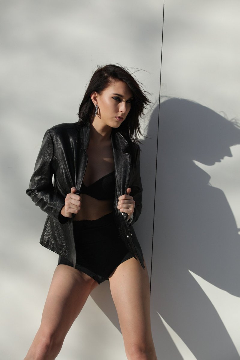 OJeniferAnn's tweet photo. Throw back to my modeling days. Which one do you think is the best one out of these? #model #modeling #fashion https://t.co/cfjwG1Z2Oz