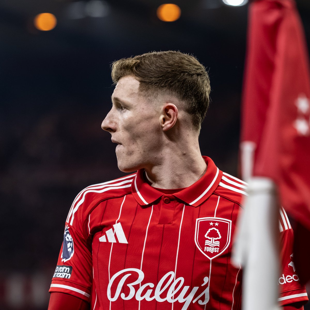 UnitedStandMUFC's tweet photo. 🚨 Man United's top-end midfield shortlist - around £80 million - includes the following names... [@ChrisWheelerDM, @NathSalt1]

🇳🇱 Kees Smit (AZ)
🏴󠁧󠁢󠁥󠁮󠁧󠁿 Elliot Anderson (Nottingham Forest)
🇸🇳 Carlos Baleba (Brighton)
🏴󠁧󠁢󠁥󠁮󠁧󠁿 Adam Wharton (Crystal Palace)
🇮🇹 Sandro Tonali (Newcastle)
🇫🇷 Aurelien Tchouameni (Real Madrid)