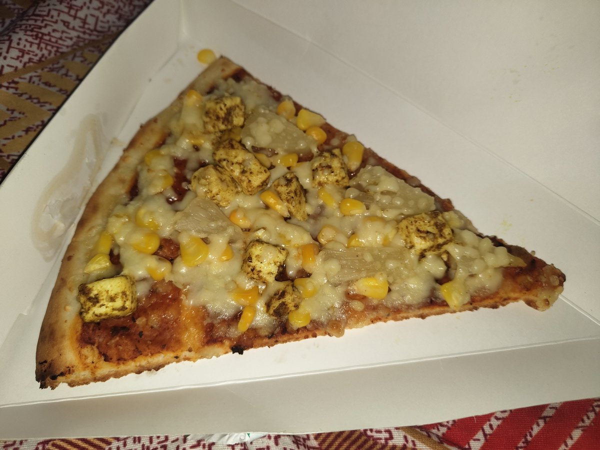 Devnath07's tweet photo. Wow @Swiggy @SwiggyCares wow 👏 First I received the wrong item and then no resolution. Thanks to @LaPinozPizzaInd as well for such a wonderful experience. Never going to order anything from you @LaPinozPizzaInd. There's no accountability from anyone in this matter. https://t.co/WxCylUoSYZ