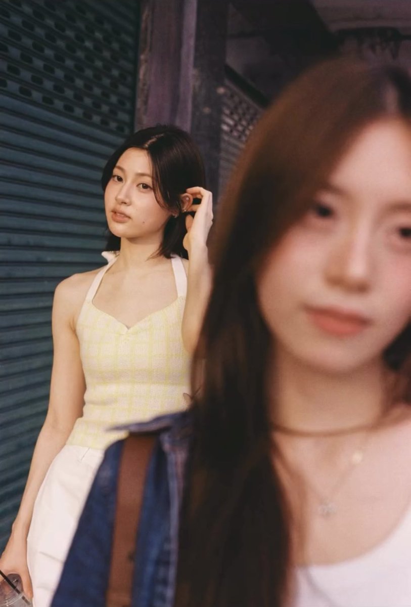คอนเซปหน้าเบลอ-หลังเธอ