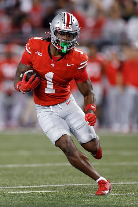 Zach14000watts's tweet photo. AGTG✝️ Blessed to receive another D1 offer from Ohio State!!!🔴⚪️ #Bukeyes #blessed @247recruiting @ChadSimmons_ @LemmingReport @TomLoy247 @RecruitGeorgia @OhioStAthletics @On3 @Rivals @Locklyn33 @MaxPreps @espn https://t.co/RLYZtVXWYG