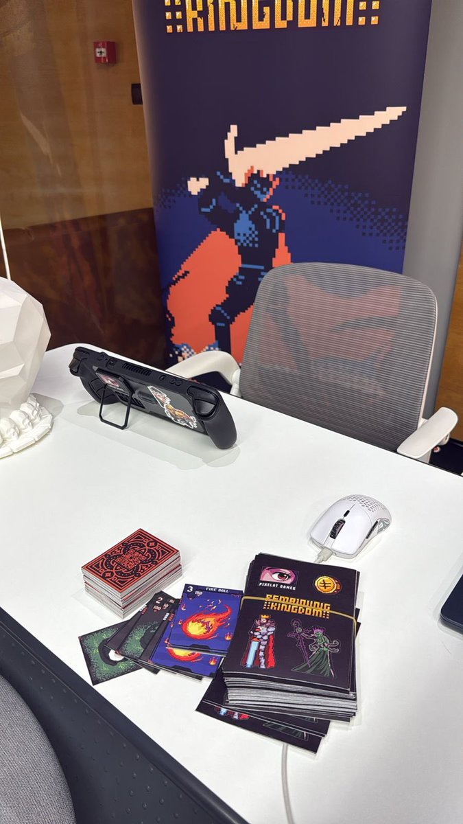 PixelatGames's tweet photo. تشرفنا بالاستديو القوي @Aiqona_ 🥳
تجربتهم للعبة و إبدائهم رأيهم سعيدين وفخورين انها نالت على اعجابهم وسعيدين بجميع الحاضرين 🫡🔥 https://t.co/Ogkp29kieT