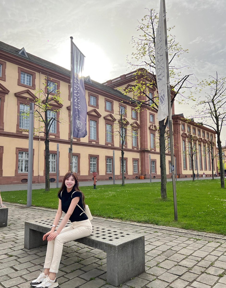 SweetDorothy8's tweet photo. Mannheim Business School https://t.co/XD015j0ULO