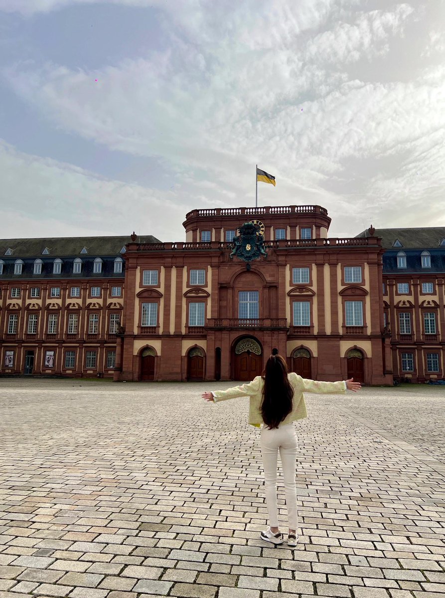 SweetDorothy8's tweet photo. Mannheim Business School https://t.co/XD015j0ULO