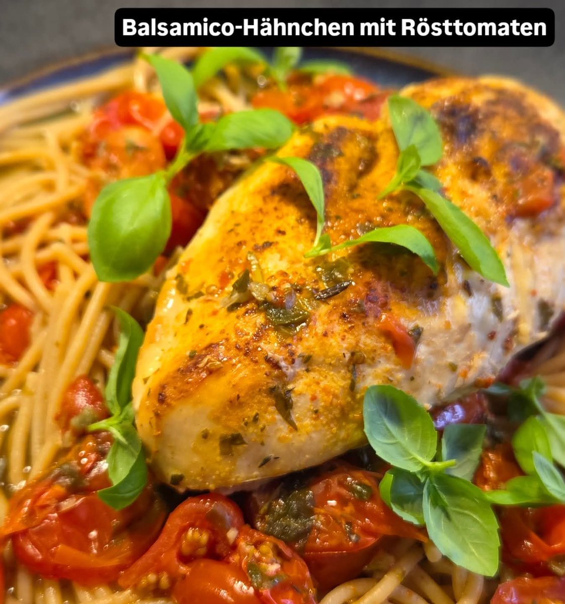 Symm's tweet photo. Heute wieder Reatebrennung.
Balsamico-Hähnchen mit Rösttomaten
#wwcommunity #chicken #Kochen #cooking #spagetti #BenKocht https://t.co/lJOLu2G6eH