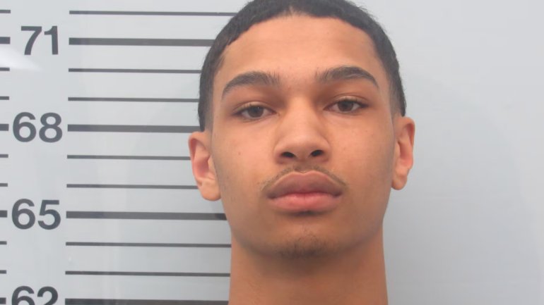 Timmy_Turnes's tweet photo. 2024: GathrightSean catches the attention of Florida law enforcement
2026: officially convicted of first-degree murder in one of the most publicized rap-war cases

> be Sean Gathright
> 18-year-old kid from North Jacksonville
> start a pressure washing business to make ends meet

> get caught up in the Jacksonville gang war
> 6Block vs. 1200/ATK narrative intensifies
> decide to take a dark turn in the summer of 2024

> June 23, 2024: Julio Foolio celebrates his birthday in Tampa
> Sean and 4 others track the rapper's every move
> follow the convoy from a club to a hotel parking lot

> wait for the perfect moment
> jump out with rifles and masks
> open fire as the sun starts to rise

> Julio Foolio killed instantly
> 3 others wounded in the crossfire
> the "birthday celebration" becomes a crime scene

> leave DNA on the shells and the rifle grips
> get caught on CCTV loading heavy gear into the car
> arrested weeks later in a massive police sweep

> spend 2 years in jail awaiting trial
> find religion behind bars
> read the entire Bible and join prayer groups

> May 2026: the trial begins in Tampa
> prosecutors present evidence of a calculated hit
> jury returns a "Guilty" verdict in record time

> May 12, 2026: stand before the jury
> "I'm not here to deny anything"
> "I'm here to be a man and take responsibility"

> 20 years old and facing the ultimate price
> prosecutors officially push for the death penalty
> the "pressure washing kid" now a convicted killer

> the world watches the fallout of the drill rap scene
> a life lost to a cycle of violence
> a young man’s life effectively over before 21

> "against all odds" (but the wrong ones)