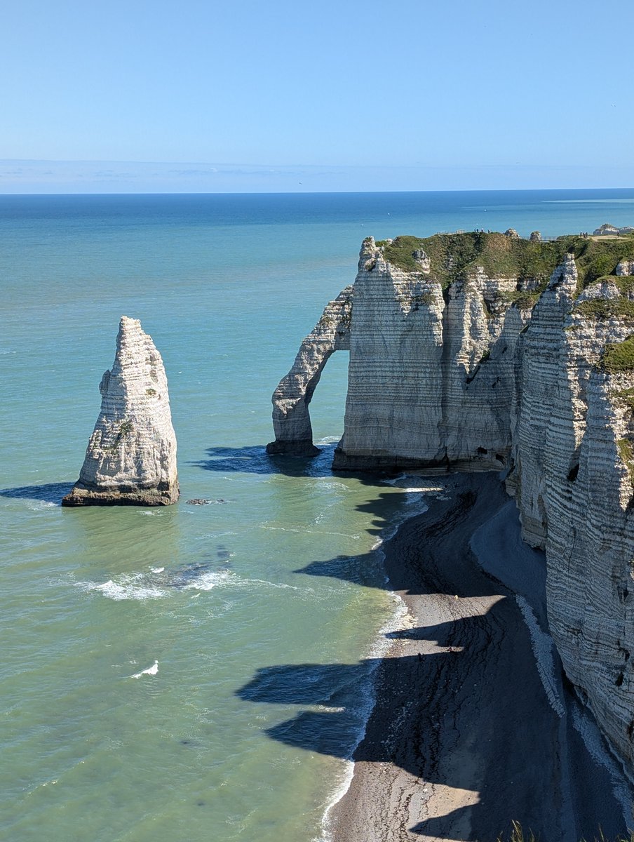faf28b's tweet photo. Etretat (Normandy, France) https://t.co/nxudmMaw0t