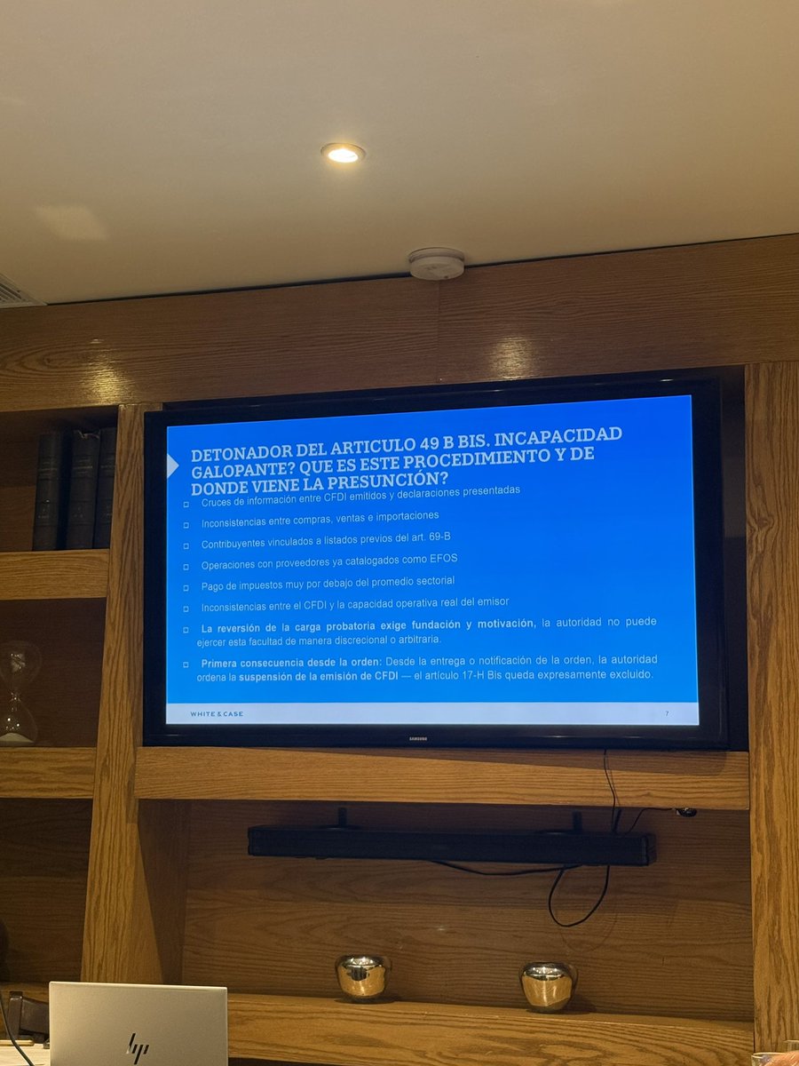 lupita_hinojosa's tweet photo. La nueva facultad de la autoridad fiscal para considerar que tus facturas son falsas, llevan a la muerte comercial de la empresa. 

De eso y mucho más nos habló el día de hoy de forma extraordinaria mi querida @plopezpadilla, en la sesión de la @AMDF4 https://t.co/oTr1kckcqK