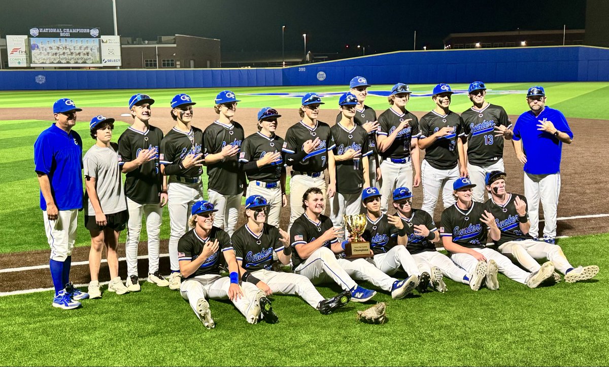 AlexFenner18's tweet photo. Area Champions 🏆
#TPW
@GunterBaseball 
@davidlovell88 
@dulins_dodgers https://t.co/1NTNGRtRUa