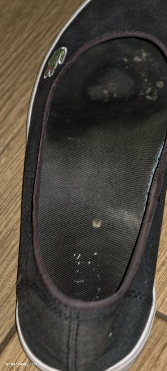 Kasia Sweaty Feet👣14K tweet media