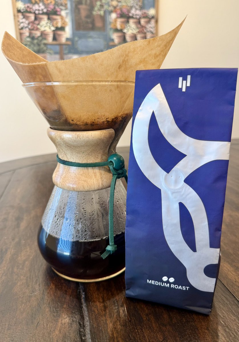 itsvgarza's tweet photo. Midday Flow ☕️
Chemex brewed with Liquidity Levels @insiderscoffee
Smooth, balanced cup for CPI Day 💙
#Brews #Coffee #Chemex https://t.co/DhCey5oLM4