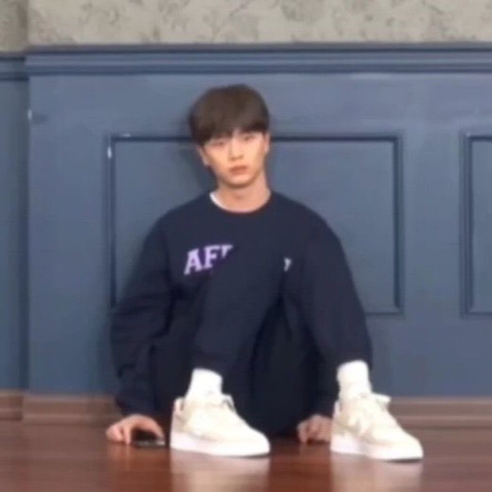 silverleii's tweet photo. Sungjae in 2018: I will bring my hyungs here next time.
Sungjae: */iwan parin sa 2026* https://t.co/AHkP3PYFiQ
