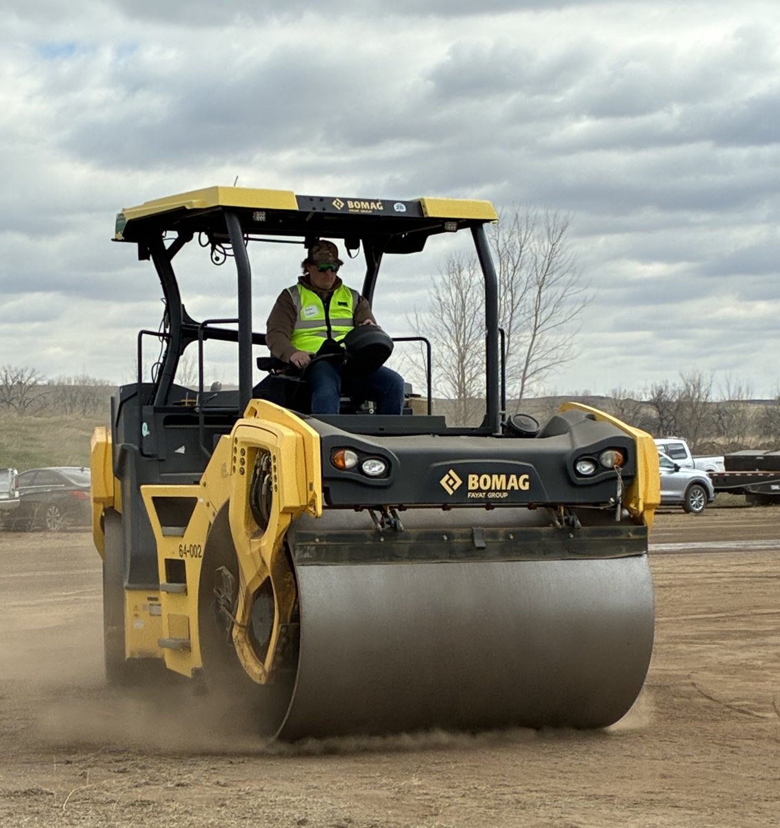theaedfdn's tweet photo. The AED Foundation was proud to participate in the NDCLC Demo Day in Mandan, ND, held in partnership with the @AGCofND. More than 200 students gained hands-on equipment experience and explored career opportunities alongside industry professionals and tech demos. https://t.co/mOGuxQR0fS