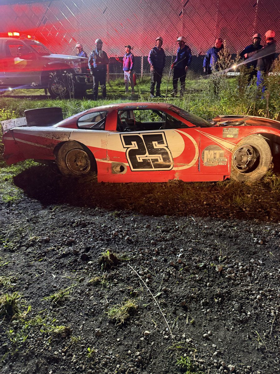 mrbelardi's tweet photo. @FreddieKraft Jennerstown speedway https://t.co/SNailPLDpj