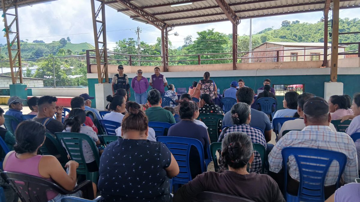 GoberManabi's tweet photo. A través de este trabajo en territorio se continúa acercando los servicios del Estado a las comunidades, priorizando la atención a las familias que más lo necesitan.

#ElNuevoEcuador https://t.co/r0UPjqEvz8