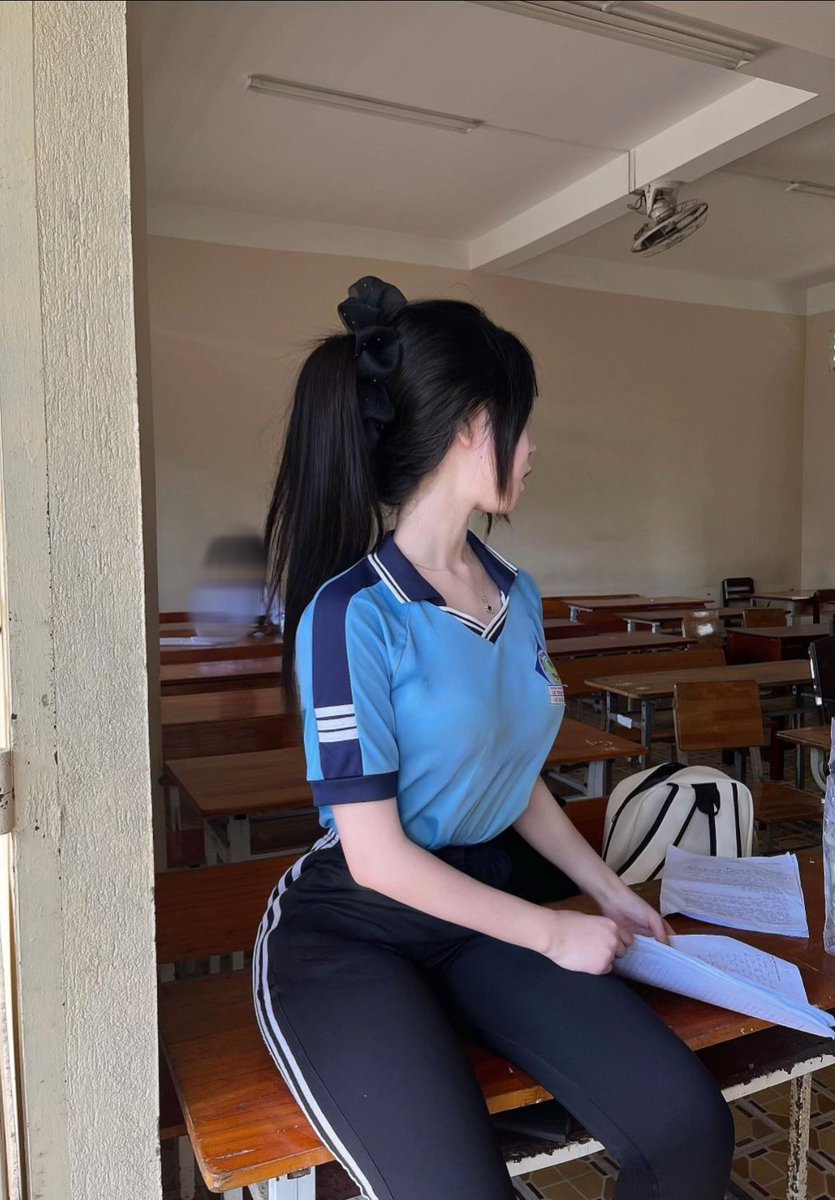 Áo Dài Nữ Sinh tweet media