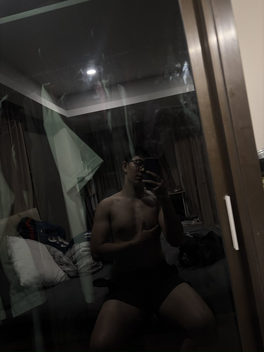 อธอ tweet media