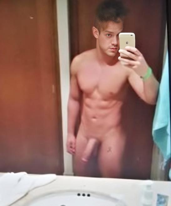 pack de famosos tweet media