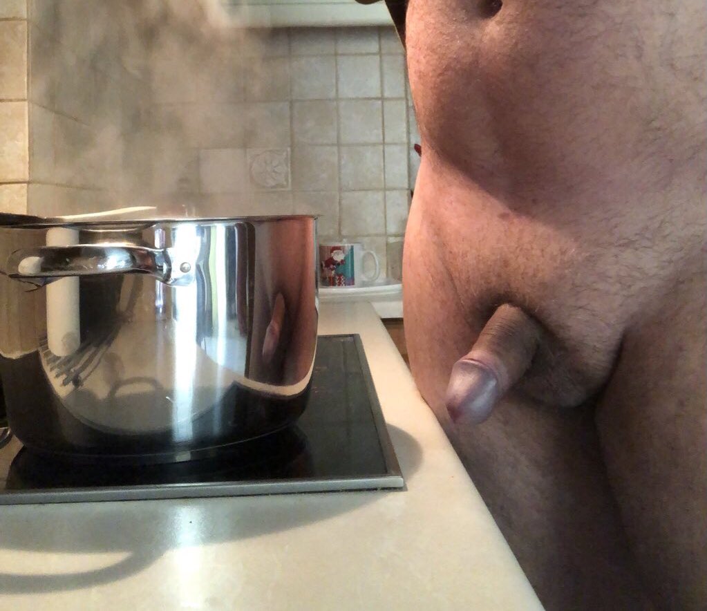 acouple4you's tweet photo. @MrskMra @KTPsMelonsWorld @melons4melons @BritishRW_GF That’s how we cook and serve too!  Can you imagine the 4 of us getting together for dinner? 🍆🍑😍💦 https://t.co/J540lIAhJb