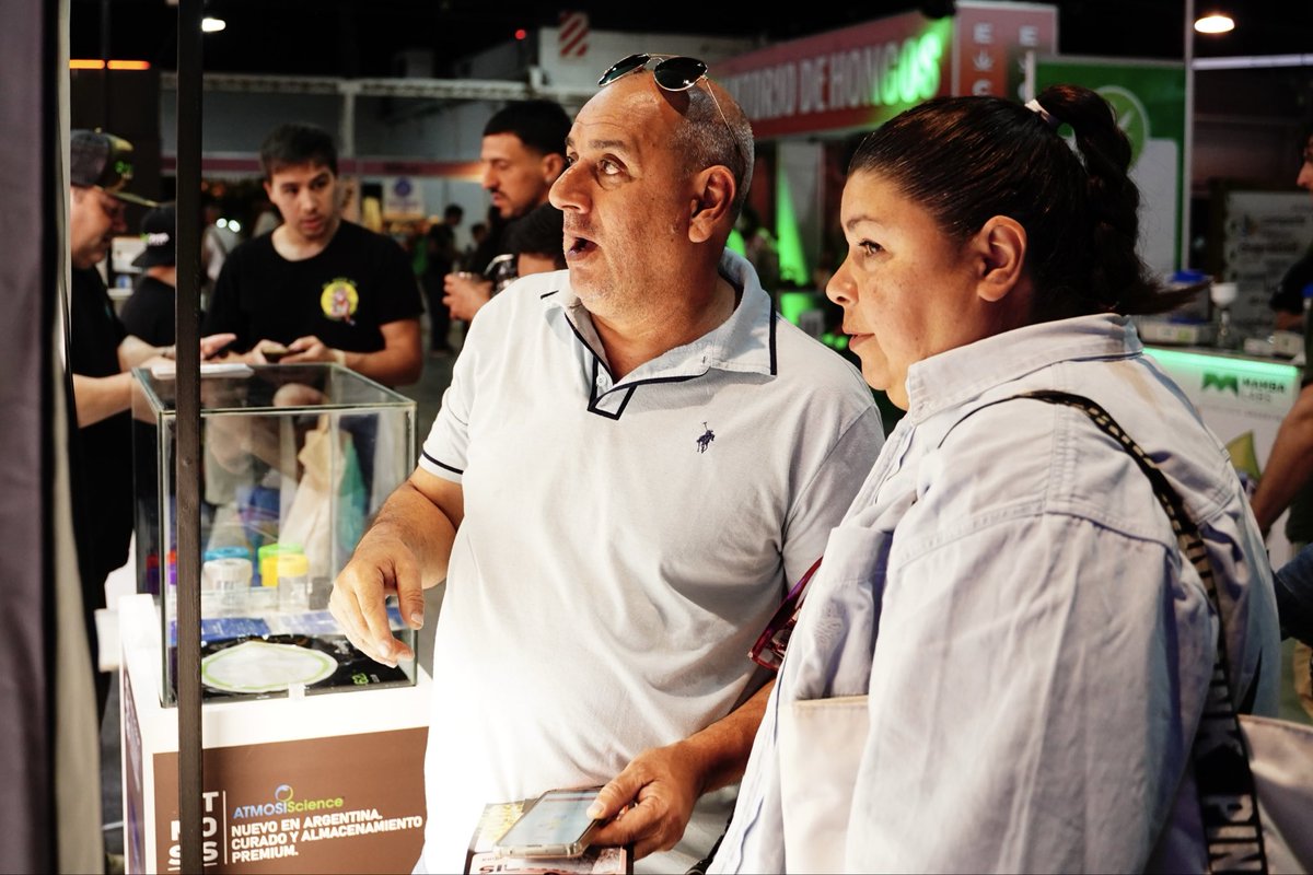 expocannabisarg's tweet photo. Sorprendete con todo lo que podés encontrar en la megaferia de la Expo 🌿

Desde insumos para el cultivo a novedades de la industria: todo en un mismo lugar 🌱

📌 Nos vemos el 23, 24 y 25 de octubre en @LaRural_BsAs. En pocos días comienza la venta de entradas. https://t.co/2PcEWOF1la