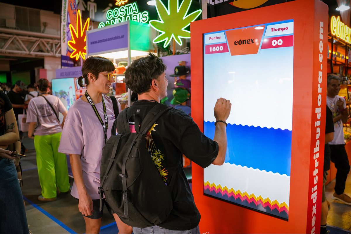 expocannabisarg's tweet photo. Sorprendete con todo lo que podés encontrar en la megaferia de la Expo 🌿

Desde insumos para el cultivo a novedades de la industria: todo en un mismo lugar 🌱

📌 Nos vemos el 23, 24 y 25 de octubre en @LaRural_BsAs. En pocos días comienza la venta de entradas. https://t.co/2PcEWOF1la