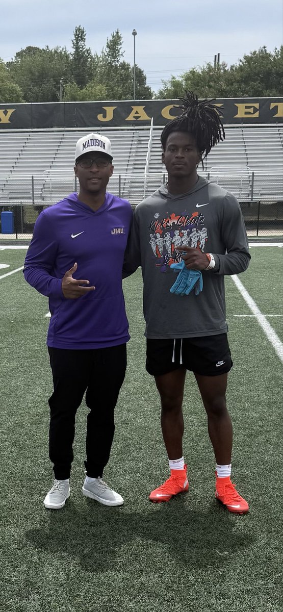 Ethan Singletary tweet media