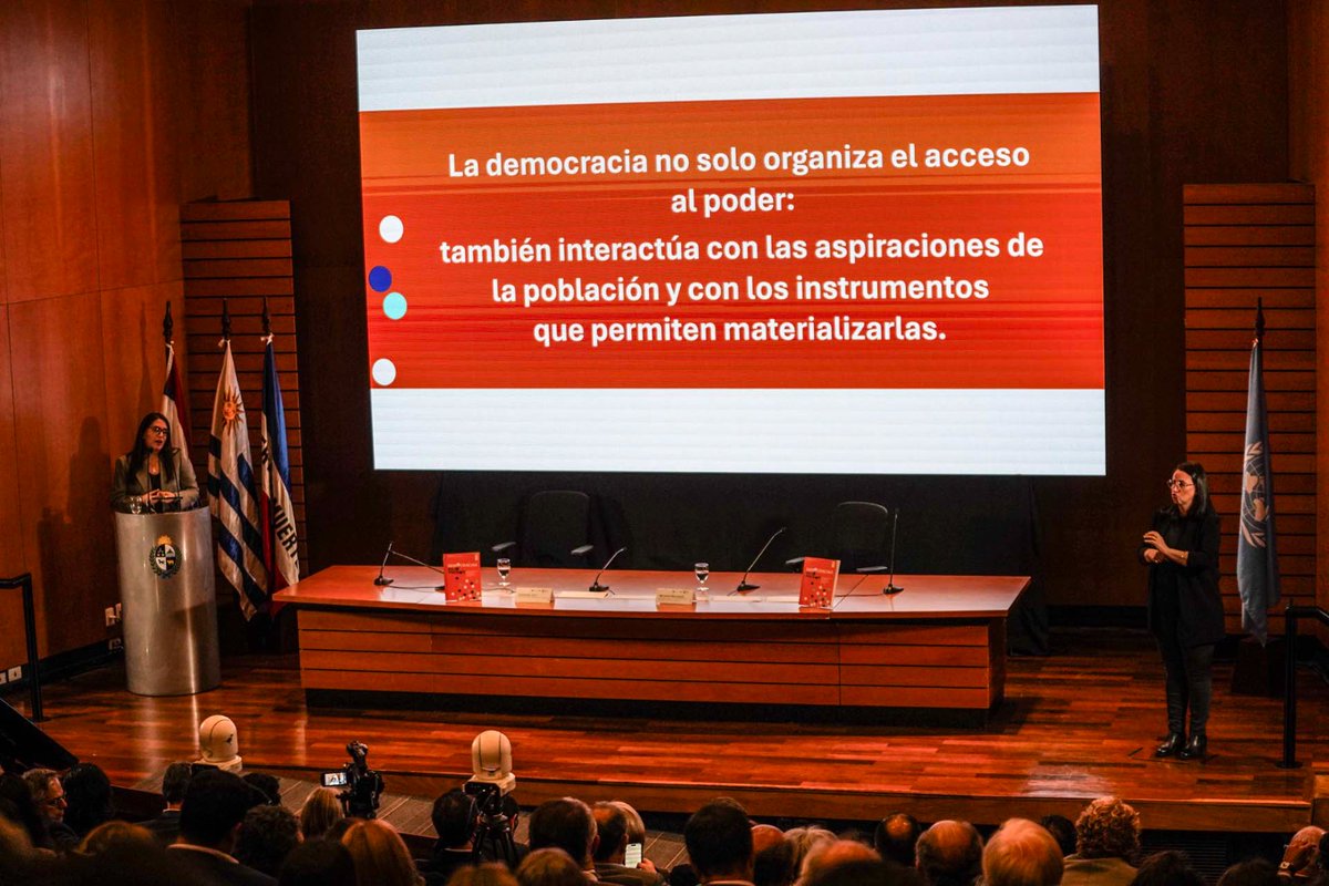 Almudena Fernandez tweet media