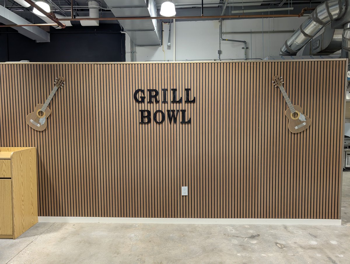 Shift4JoshuaT's tweet photo. 🥣 Grill Bowl, a delicious new restaurant located within the iconic new Paddock Market, Ocala, FL, has just made the move to @Shift4Dine from @Shift4. Welcome to the family! 🥙 https://t.co/jf09Rmfpwe