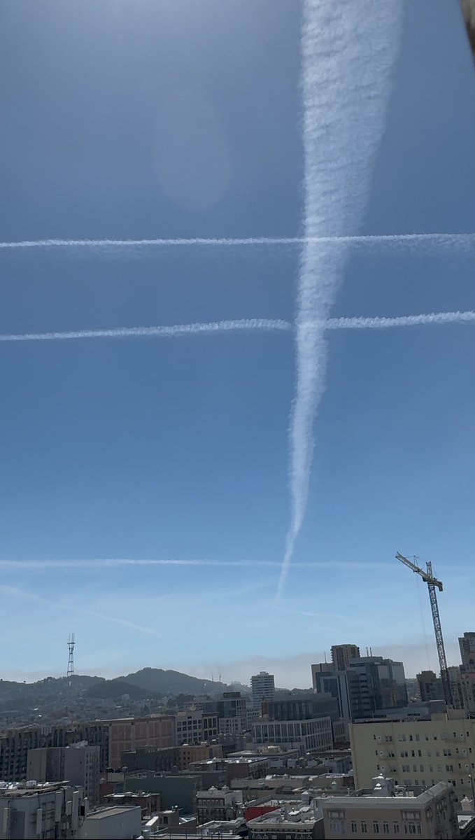 iLuvsfcity's tweet photo. Spraying Chemtrails over San Francisco
May 11th 2026 2:20pm SF Chemtrail 😷 Bay Area 5/11/26 Will anybody in City Hall / government explain in detail what this is? https://t.co/EpbSc9kZPD