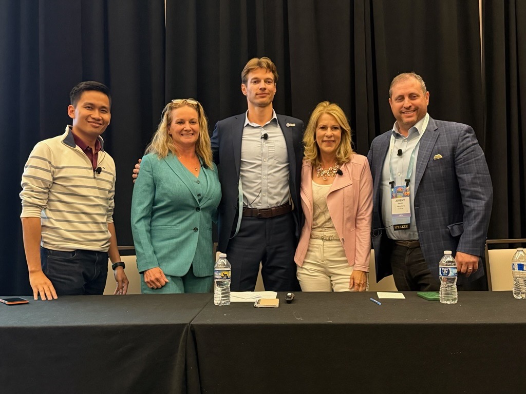 PegasusTRANSFLO's tweet photo. Thank you to everyone who stopped by to say hello to our team or attended our fighting fraud session with AtoB at the International Factoring Association Annual Conference!

Learn more about Workflow AI for Factors here: https://t.co/TVd7AWhfpR https://t.co/poVZJBvdKU