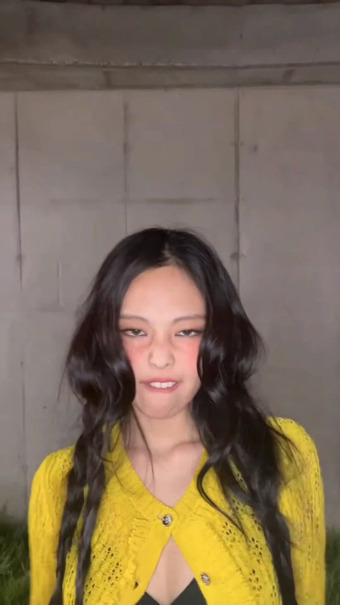 isabella novia de nam ⟭⟬ tweet media